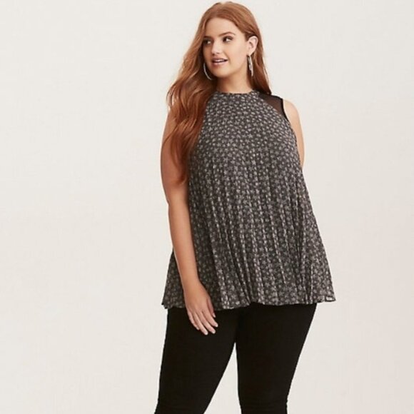 Torrid Women's Star Accordion Chiffon Mock Tank - 1X - Picture 1 of 8